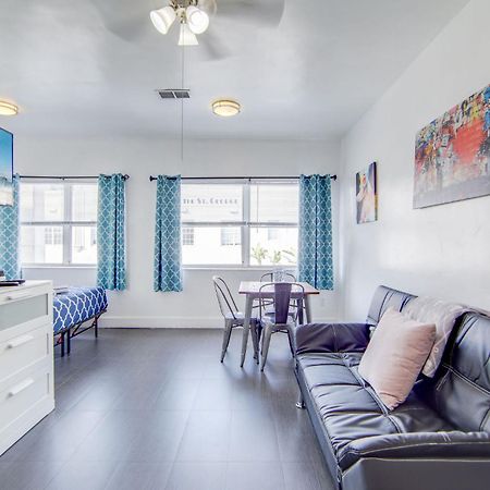 Chic Large Studio Apt Near Ocean Drive South Beach Майами-Бич Экстерьер фото
