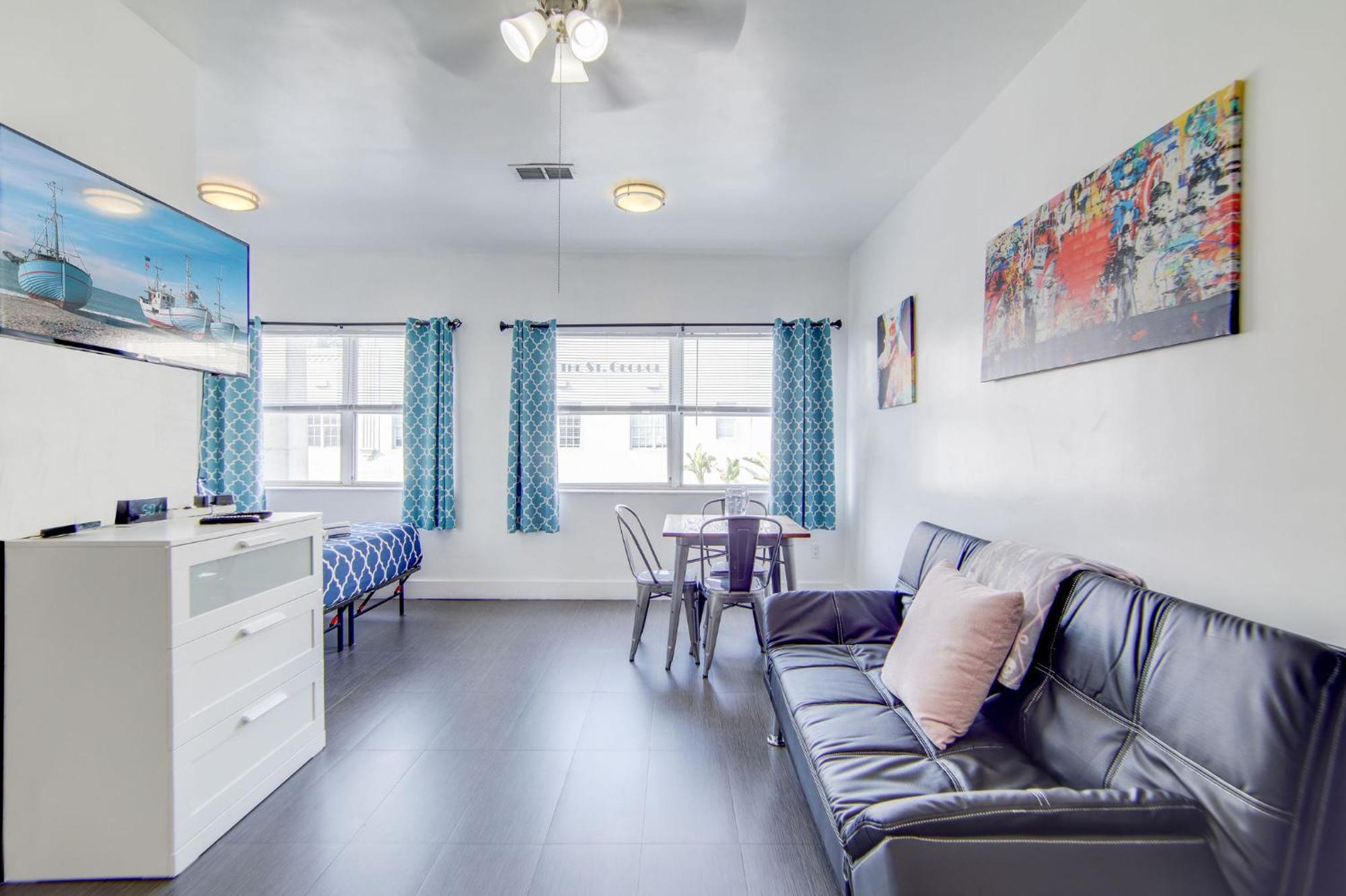Chic Large Studio Apt Near Ocean Drive South Beach Майами-Бич Экстерьер фото