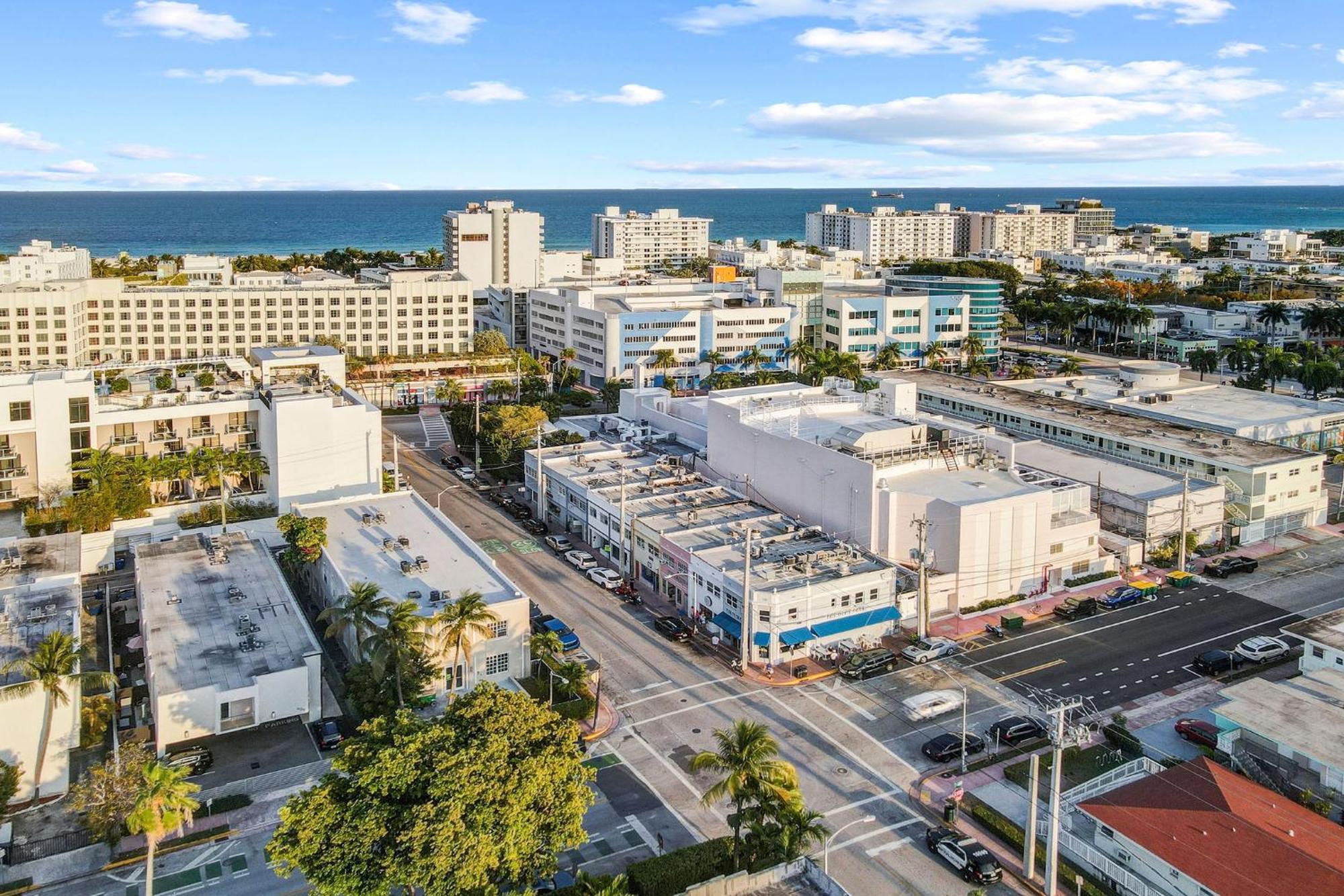 Chic Large Studio Apt Near Ocean Drive South Beach Майами-Бич Экстерьер фото